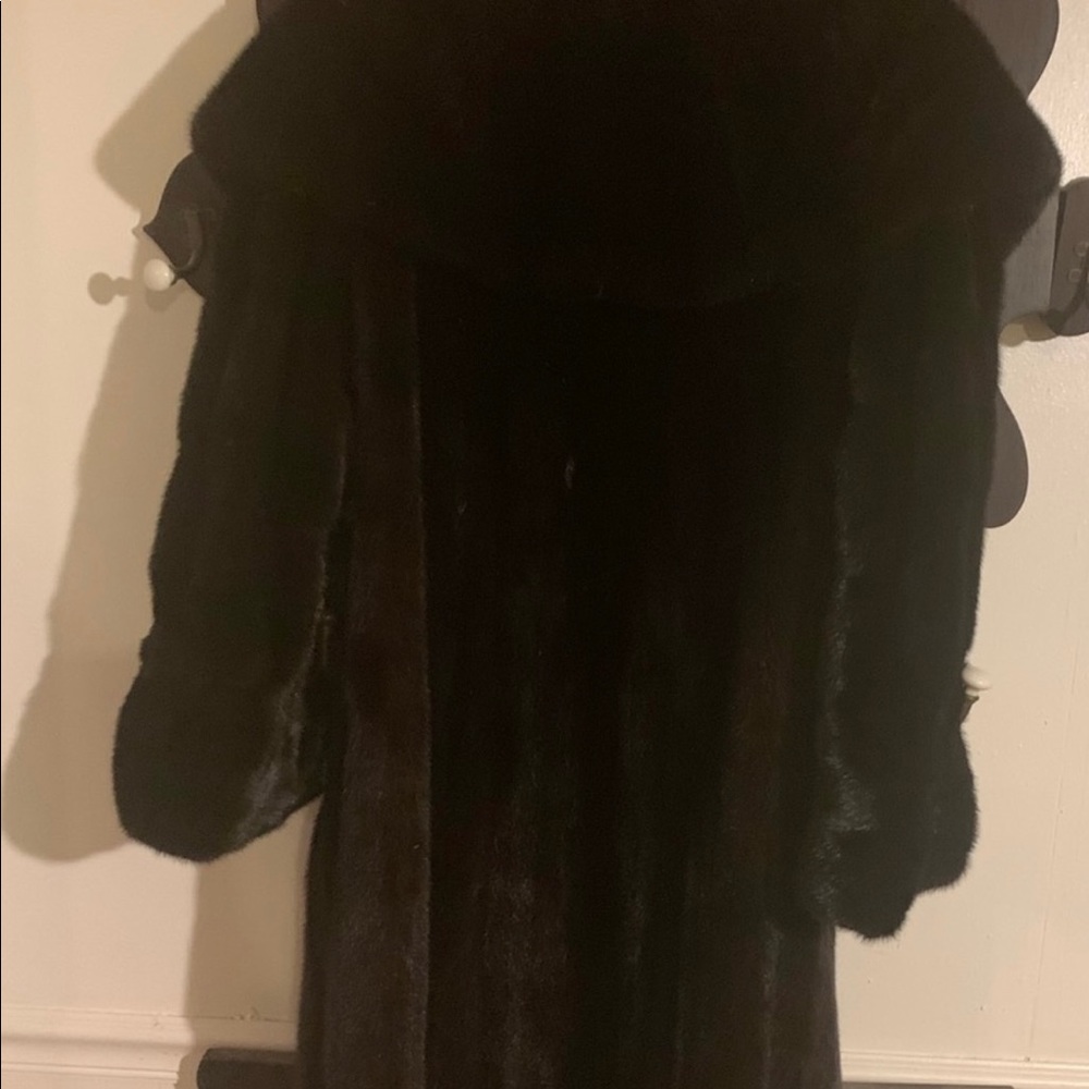 Beautiful Mink Coat. Great condition no rips or tears female mink.